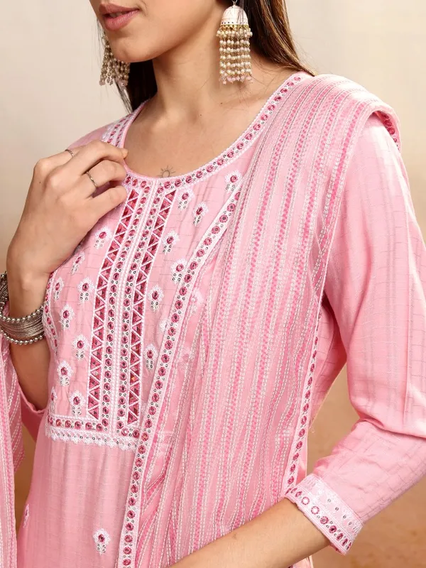 Vishudh Women Pink Kurta With Trousers And Dupatta