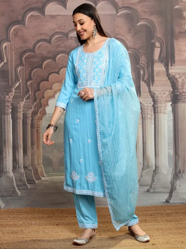 Vishudh Women Blue Embroidered Kurta With Trousers