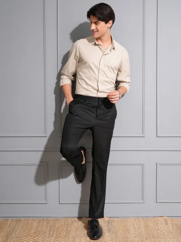 Men Slim Fit Casual Shirt