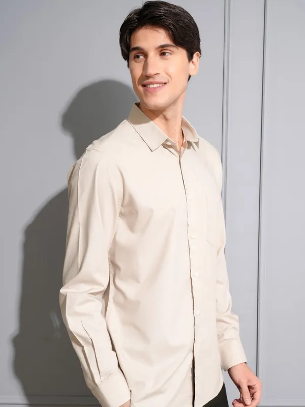 Men Slim Fit Casual Shirt