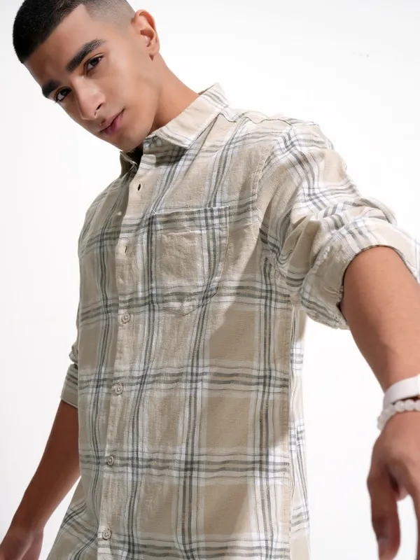 Highlander Men Beige Checked Relaxed Fit Casual Shirt