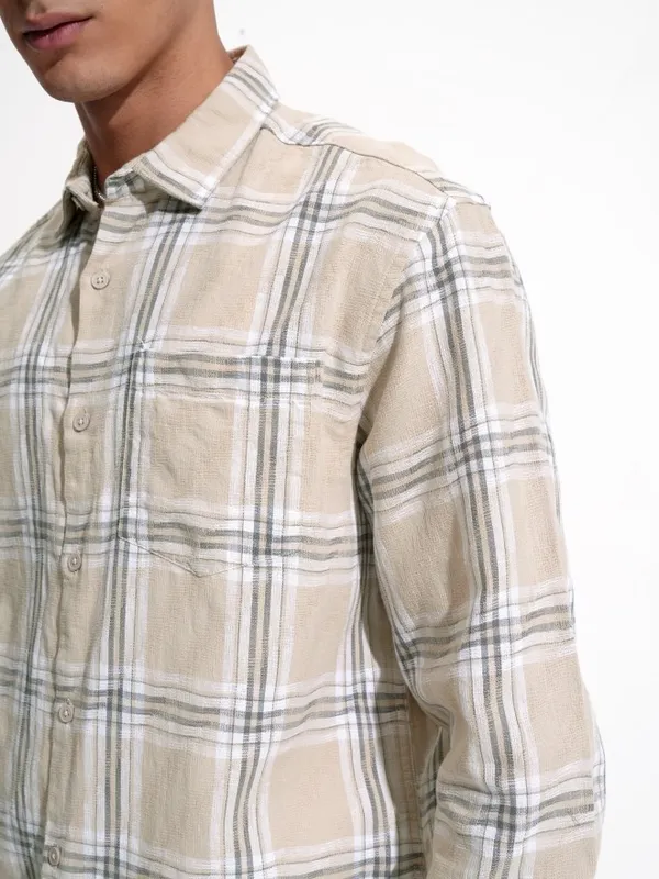 Highlander Men Beige Checked Relaxed Fit Casual Shirt