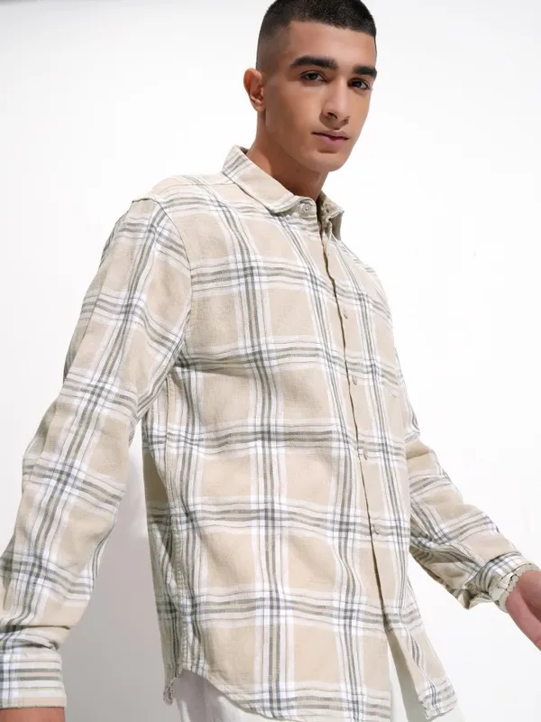 Highlander Men Beige Checked Relaxed Fit Casual Shirt