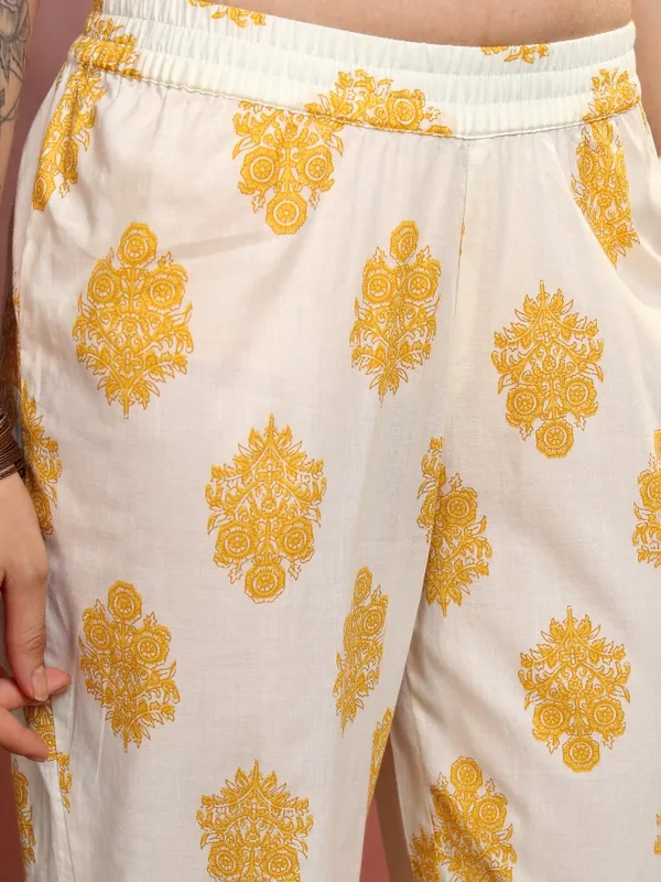 Vishudh Women Cream Printed Kurta With Trousers And Dupatta