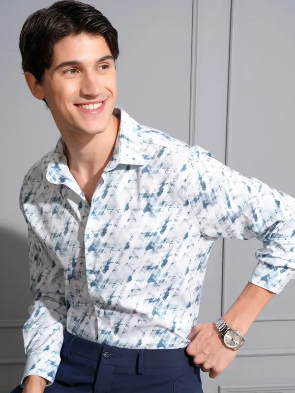 Locomotive Men Blue Printed Slim Fit Casual Shirt