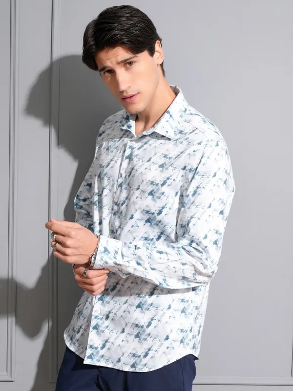 Locomotive Men Blue Printed Slim Fit Casual Shirt