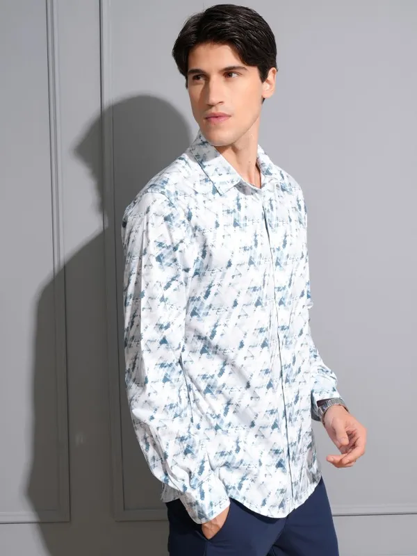 Locomotive Men Blue Printed Slim Fit Casual Shirt