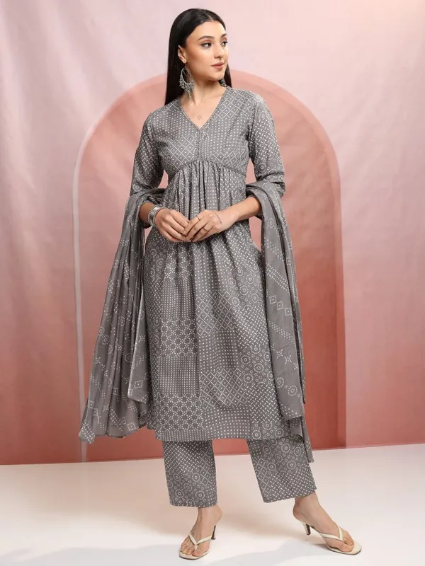 Vishudh Women Grey Printed Kurta With Trousers And Dupatta