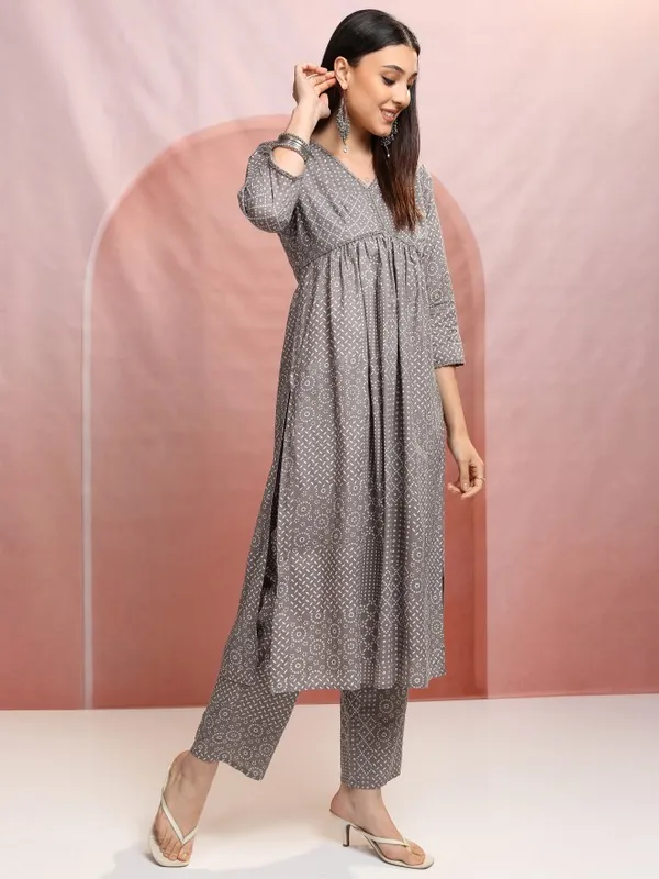 Vishudh Women Grey Printed Kurta With Trousers And Dupatta