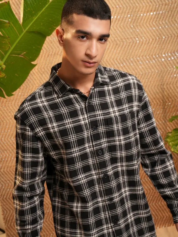 Highlander Men Black Checked Oversized Fit Casual Shirt