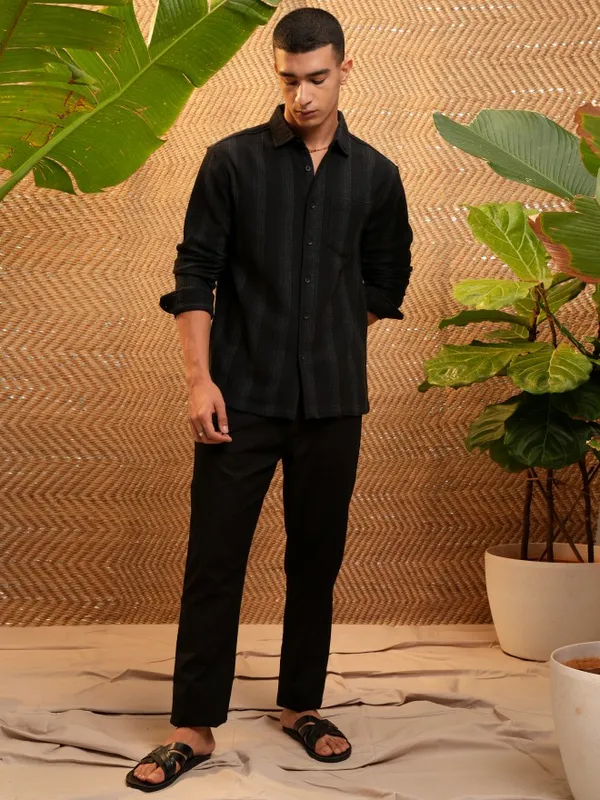 Highlander Men Black Striped Relaxed Fit Casual Shirt