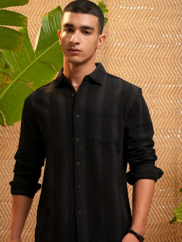 Highlander Men Black Striped Relaxed Fit Casual Shirt