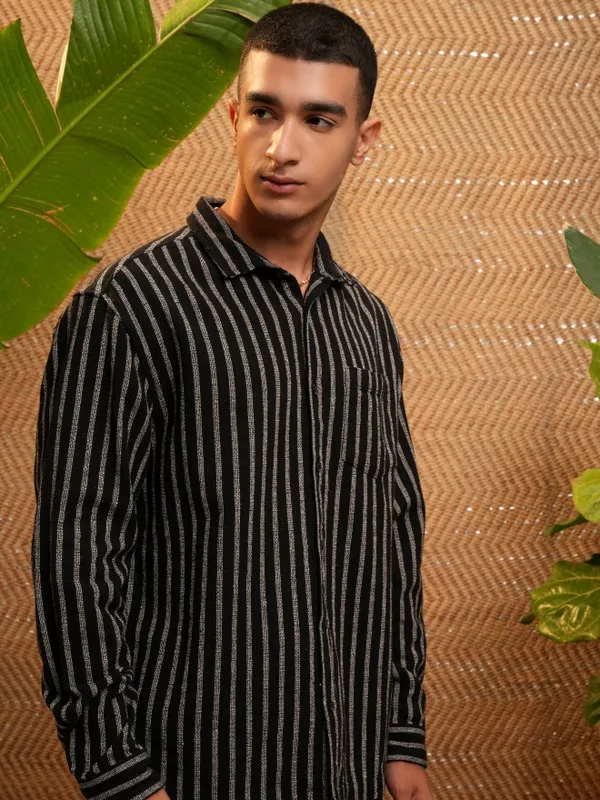 Highlander Men Black Striped Relaxed Fit Casual Shirt