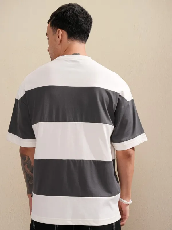 Highlander Men Off White Colourblocked Round Neck Oversized Fit T-Shirt