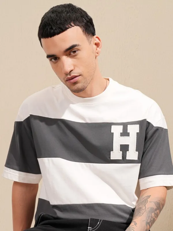 Highlander Men Off White Colourblocked Round Neck Oversized Fit T-Shirt