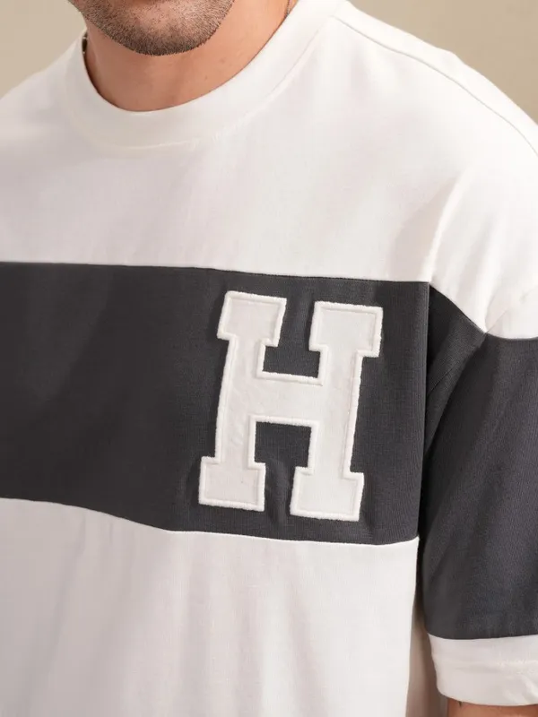 Highlander Men Off White Colourblocked Round Neck Oversized Fit T-Shirt