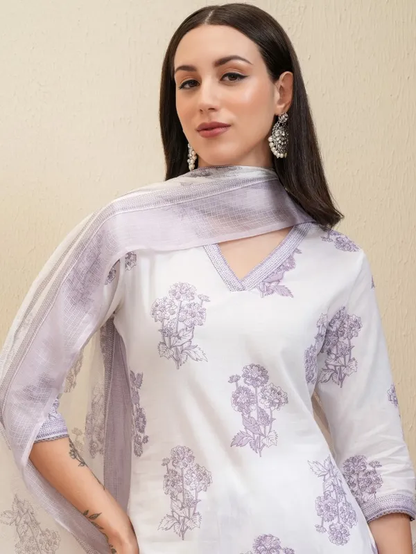 Women Kurta With Trousers & Dupatta