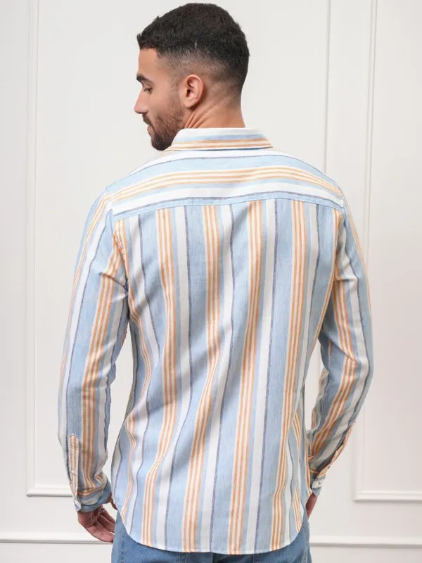 Locomotive Premium Men White Striped Regular Fit Casual Shirt