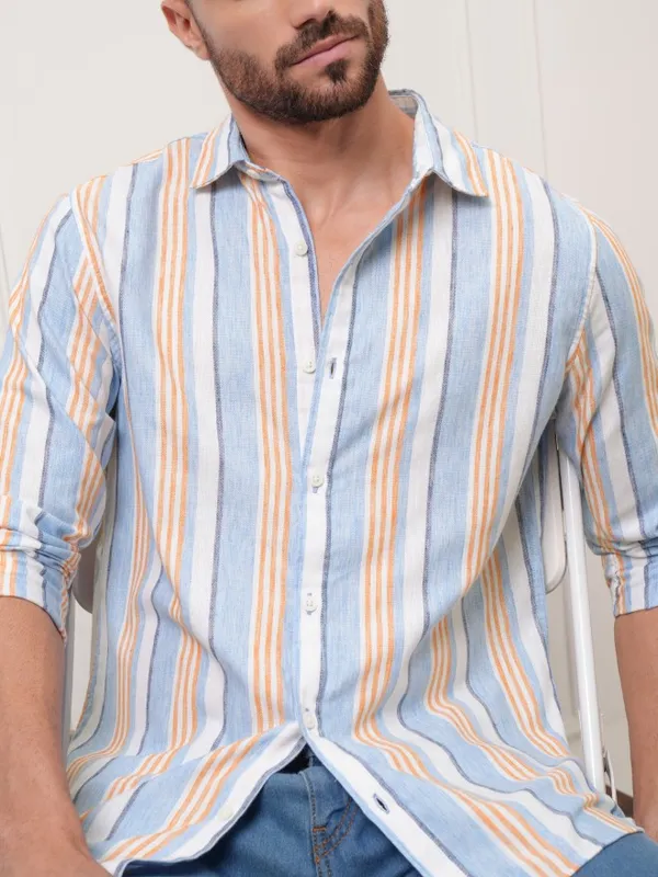 Locomotive Premium Men White Striped Regular Fit Casual Shirt