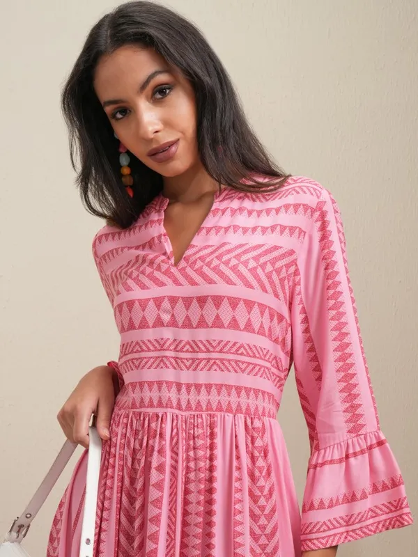 Vishudh Women Pink Printed Maxi Dress