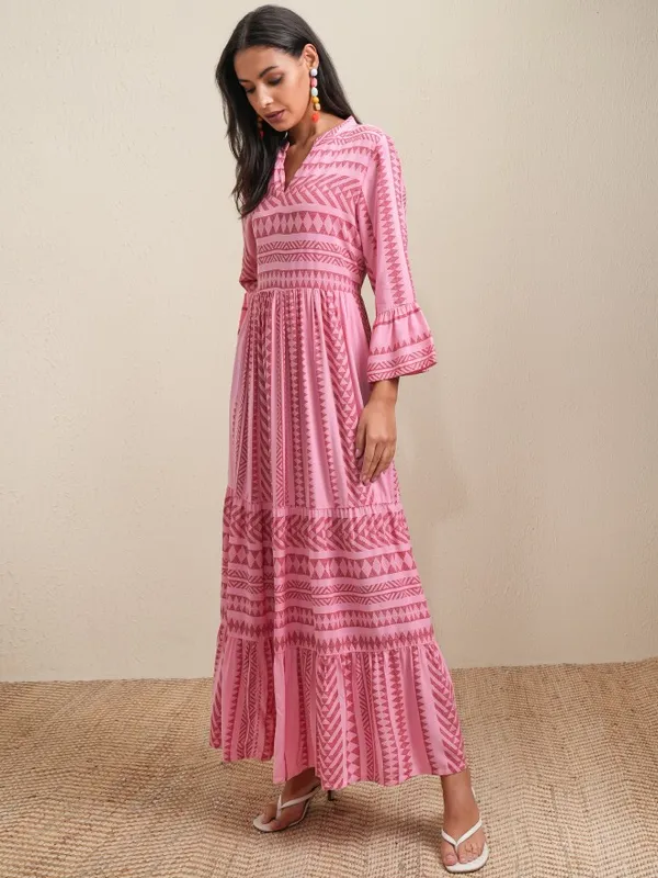 Vishudh Women Pink Printed Maxi Dress