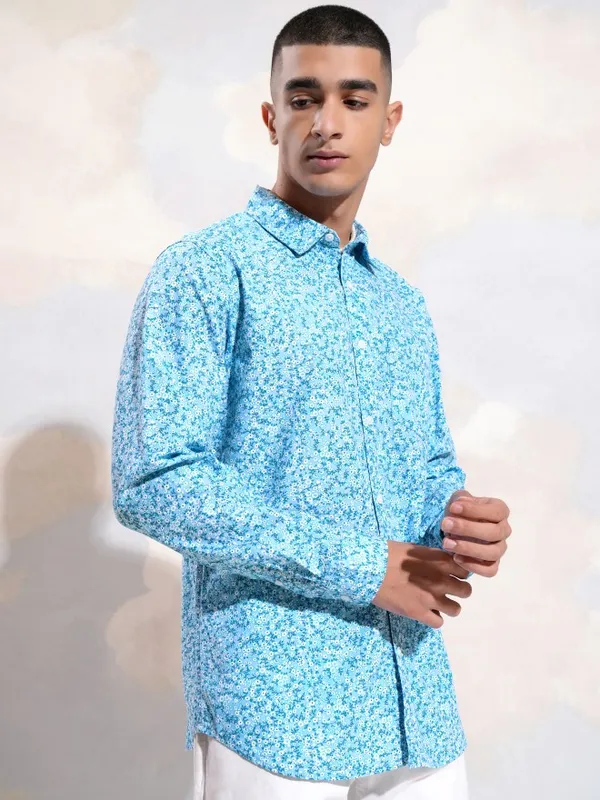 Highlander Men Blue Printed Regular Fit Casual Shirt