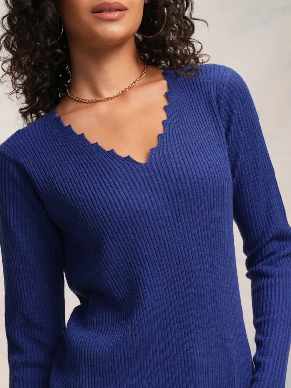 Tokyo Talkies Women Blue Knitted V-Neck Sweater