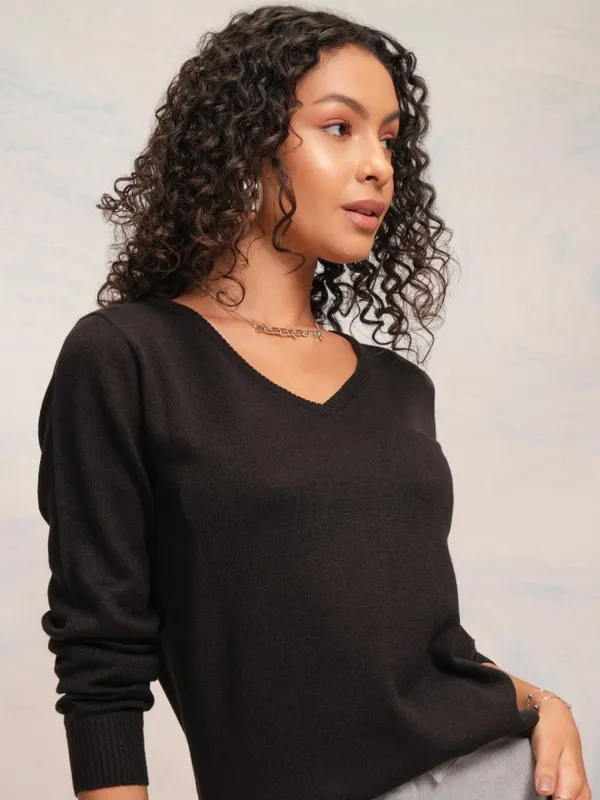 Women Solid Sweater
