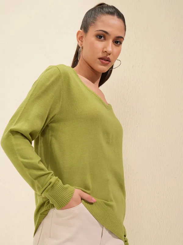Tokyo Talkies Women Olive V-Neck Sweater
