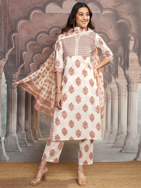 Women Kurta With Trousers & Dupatta