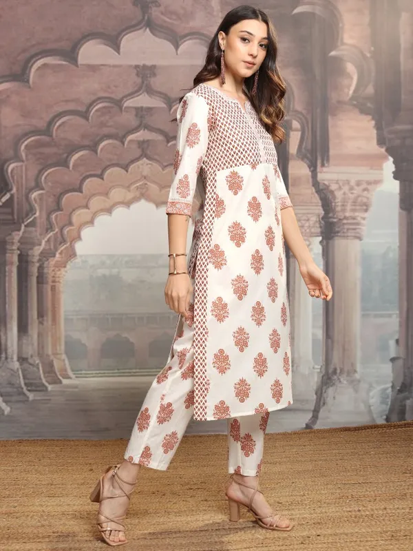 Women Kurta With Trousers & Dupatta