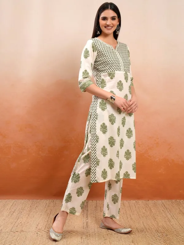 Women Kurta With Trousers & Dupatta