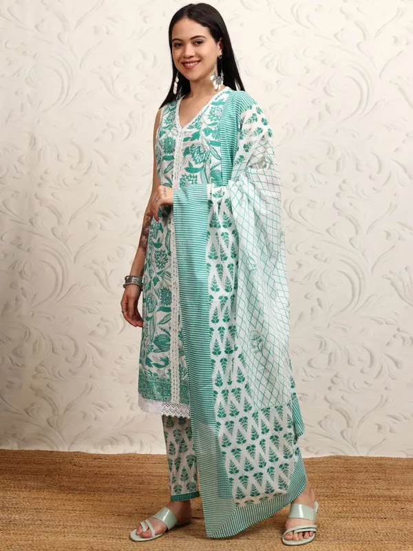 Women Kurta With Trousers & Dupatta