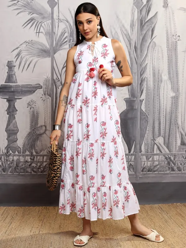 Vishudh Women White Printed Maxi Dress