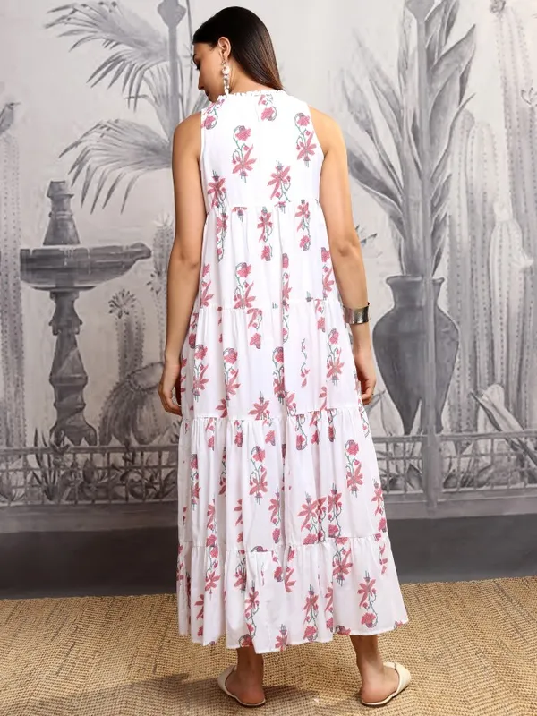 Vishudh Women White Printed Maxi Dress