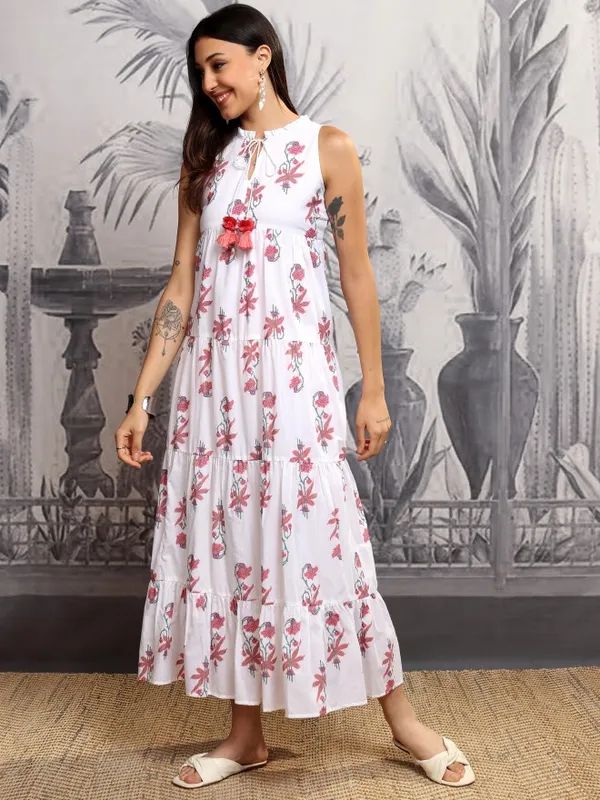 Vishudh Women White Printed Maxi Dress