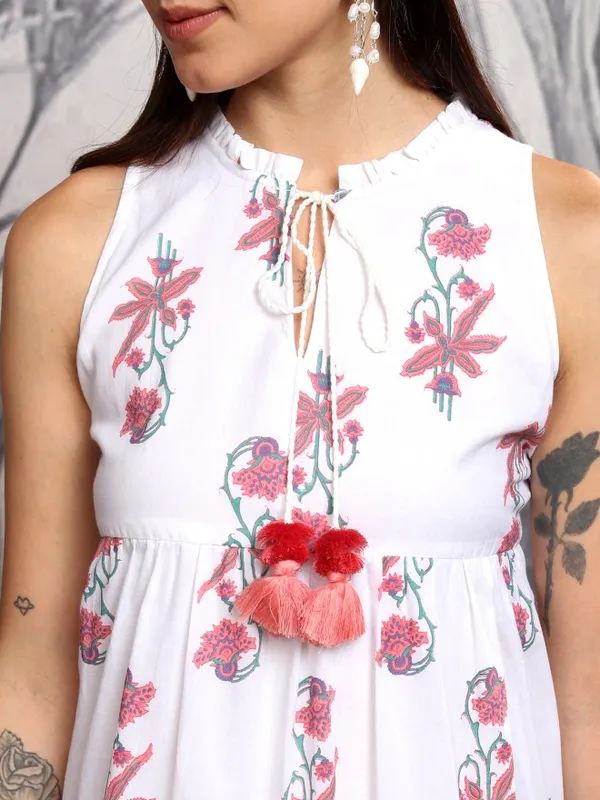 Vishudh Women White Printed Maxi Dress