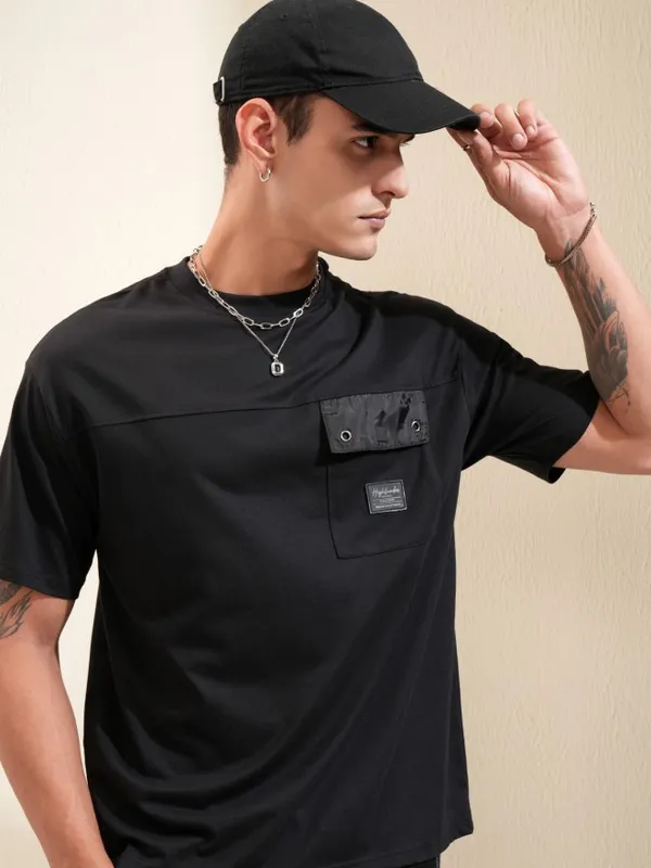 Highlander Men Black Solid Round Neck Relaxed Fit T-Shirt
