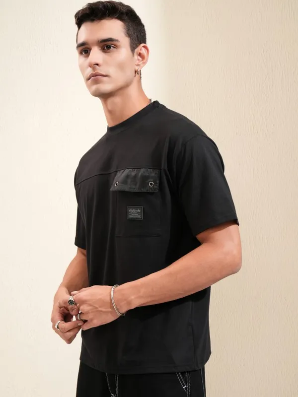 Highlander Men Black Solid Round Neck Relaxed Fit T-Shirt
