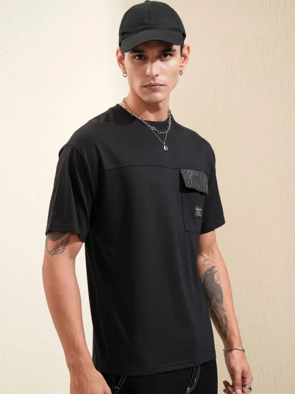 Highlander Men Black Solid Round Neck Relaxed Fit T-Shirt