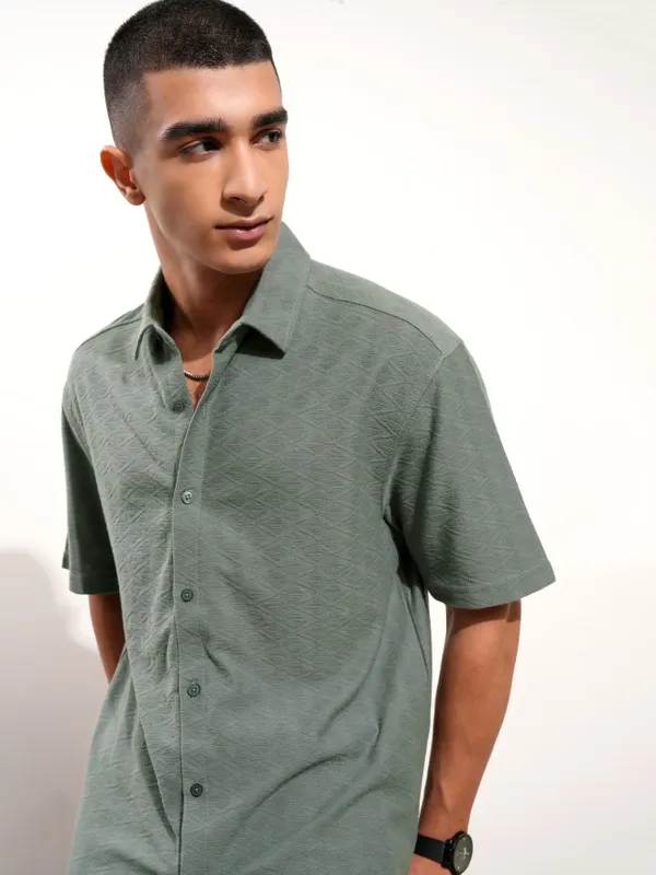 Highlander Men Green Textured Relaxed Fit Casual Shirt
