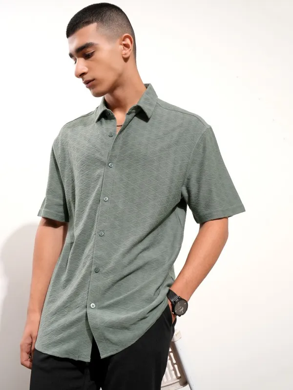 Highlander Men Green Textured Relaxed Fit Casual Shirt