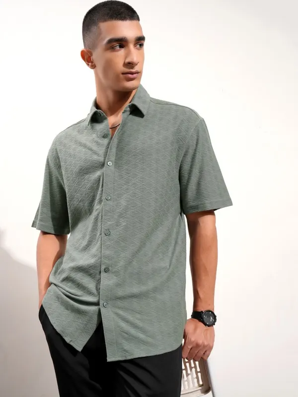 Highlander Men Green Textured Relaxed Fit Casual Shirt