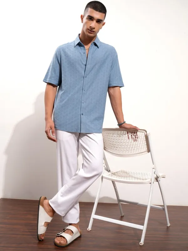 Highlander Men Blue Textured Relaxed Fit Casual Shirt