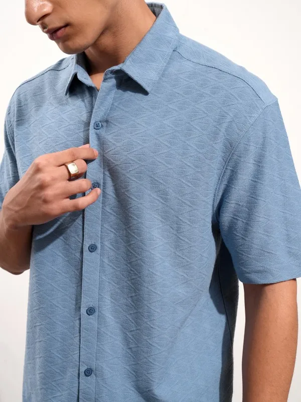 Highlander Men Blue Textured Relaxed Fit Casual Shirt