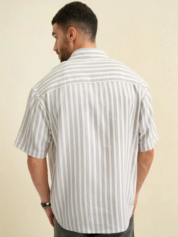 Locomotive Men Grey Striped Oversized Fit Casual Shirt