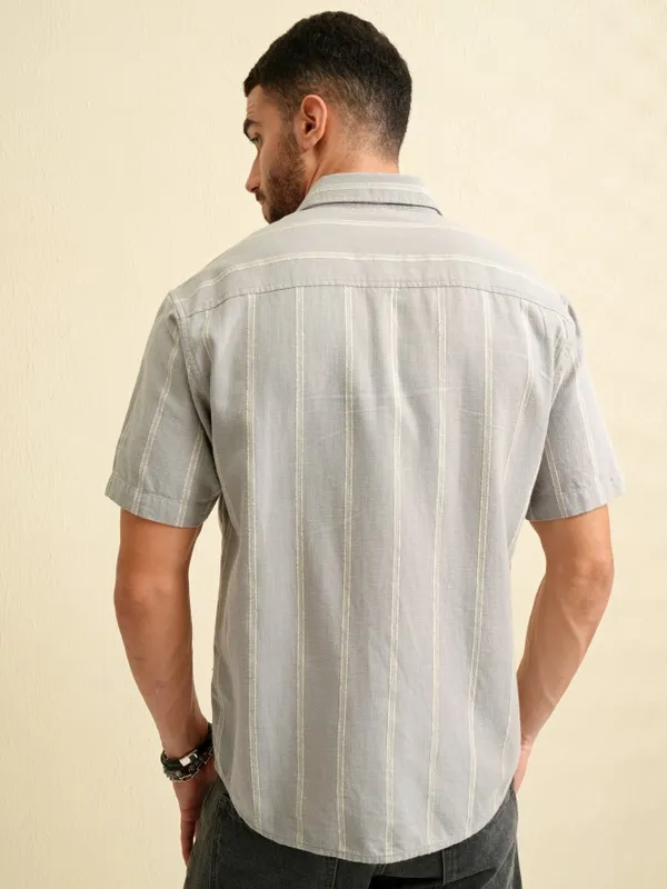 Locomotive Men Grey Striped Relaxed Fit Casual Shirt