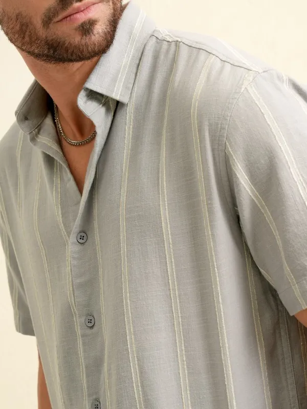 Locomotive Men Grey Striped Relaxed Fit Casual Shirt