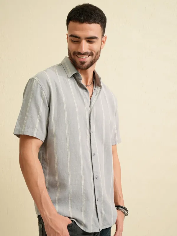 Locomotive Men Grey Striped Relaxed Fit Casual Shirt