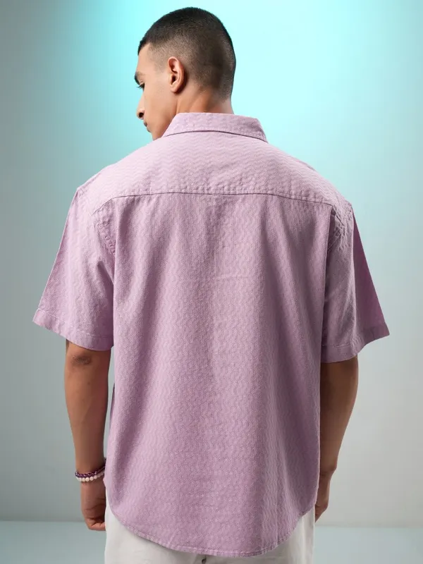 Highlander Men Pink Textured Oversized Fit Casual Shirt
